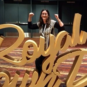 Meet your Posher, Daneen